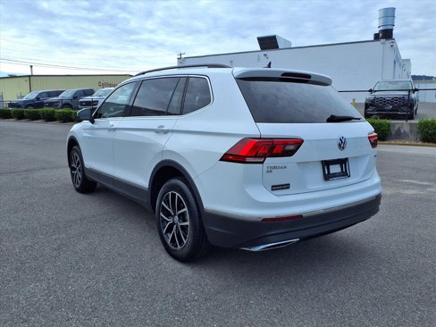 Used 2021 Volkswagen Tiguan SE image 3