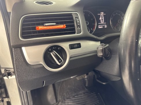 Used 2013 Volkswagen Passat 2.5 SE image 12