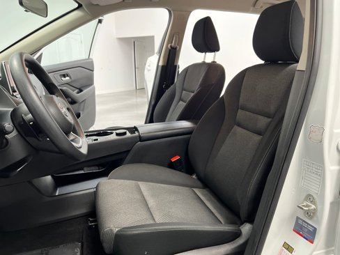 Used 2024 Nissan Rogue SV image 10
