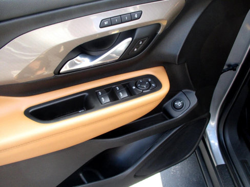 Used 2021 GMC Terrain SLT image 8