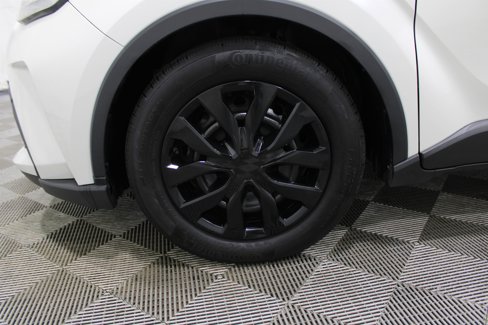 Used 2020 Toyota C-HR LE image 36