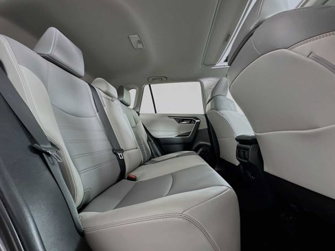 Used 2021 Toyota RAV4 XLE Premium image 25