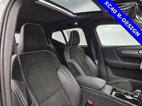 Used 2022 Volvo XC40 T5 R-Design w/ Advanced Package image 12