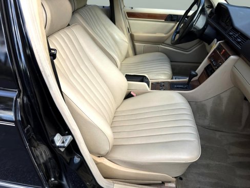 Used 1992 Mercedes-Benz 300 E 2.6 image 25