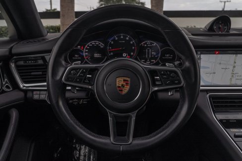 Used 2020 Porsche Panamera image 20
