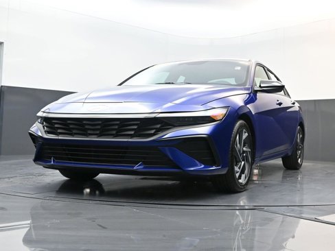 Certified 2025 Hyundai Elantra Sport image 27