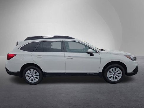 Used 2018 Subaru Outback 2.5i Premium image 2