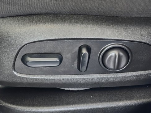 Used 2024 Chevrolet Equinox LT image 41