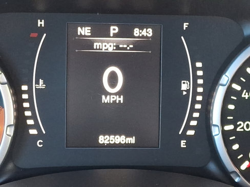 Used 2016 Jeep Renegade Latitude w/ Popular Equipment Group image 21