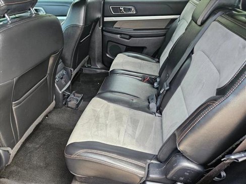 Used 2017 Ford Explorer XLT w/ Equipment Group 202A image 17