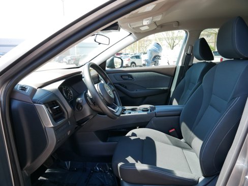 Used 2023 Nissan Rogue S image 32