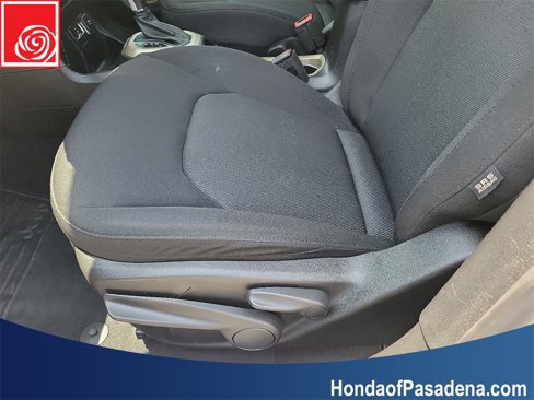 Used 2017 Jeep Renegade Latitude image 19
