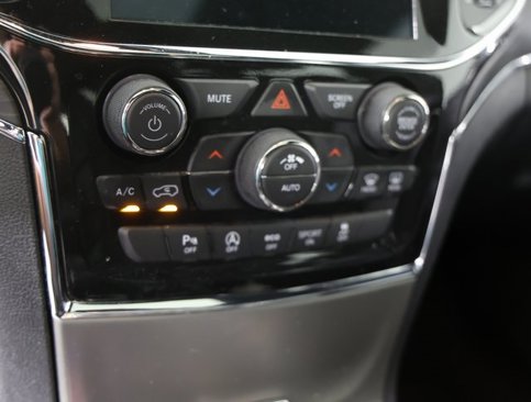Used 2021 Jeep Grand Cherokee Limited image 18