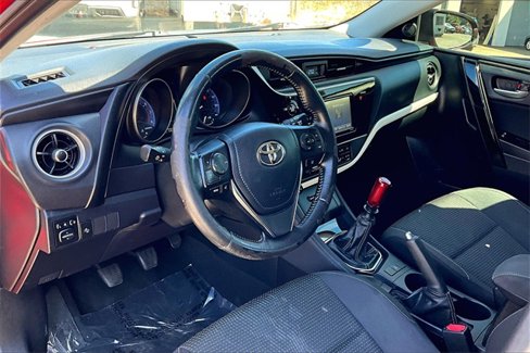Used 2017 Toyota Corolla iM image 12