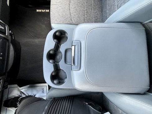 Used 2015 RAM 1500 SLT image 29