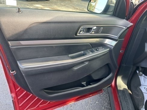 Used 2019 Ford Explorer XLT w/ Class III Trailer Tow Package image 20