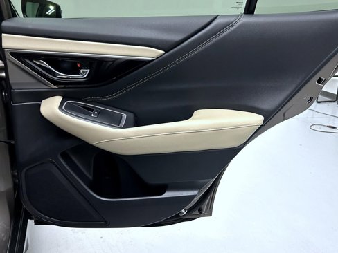 Used 2021 Subaru Outback Limited image 17