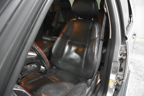 Used 2011 Cadillac Escalade ESV Premium image 29
