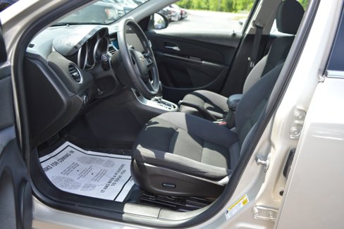 Used 2015 Chevrolet Cruze LT image 13