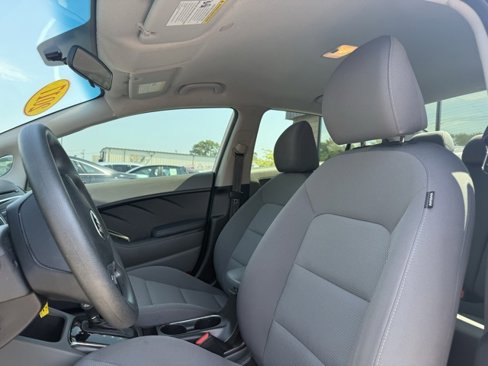 Used 2017 Kia Forte LX image 13
