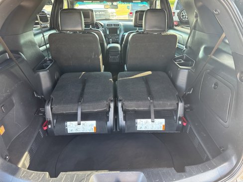 Used 2017 Ford Explorer XLT w/ Equipment Group 202A image 9