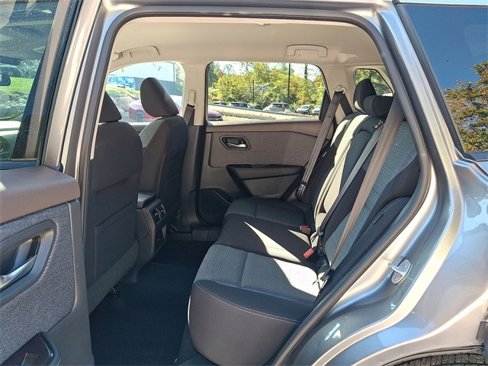 Used 2021 Nissan Rogue SV image 20