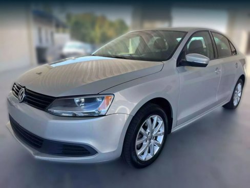 Used 2011 Volkswagen Jetta SE image 3