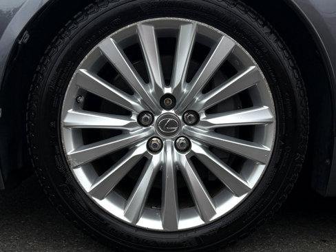 Used 2013 Lexus LS 460 AWD w/ Comfort Pkg image 3