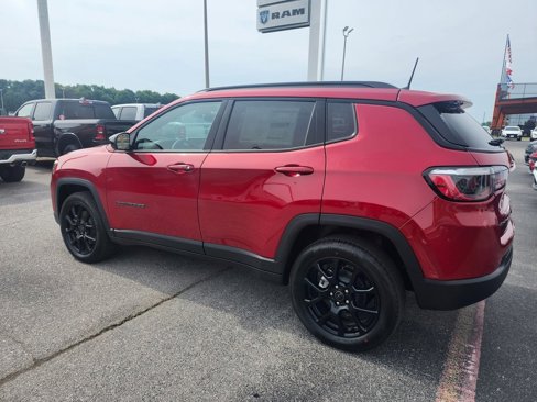 New 2025 Jeep Compass Latitude w/ Altitude Special Edition image 3