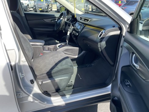 Used 2015 Nissan Rogue S image 26
