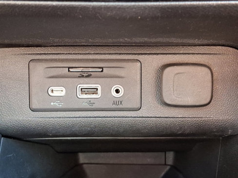 Used 2021 Buick Encore GX Essence w/ Advanced Technology Package image 27
