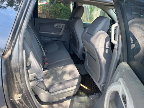 Used 2011 Chevrolet Traverse LS image 11