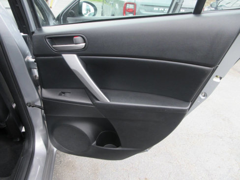 Used 2013 MAZDA MAZDA3 i Grand Touring image 27
