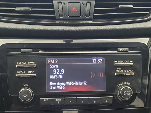 Used 2018 Nissan Rogue Sport SV image 25