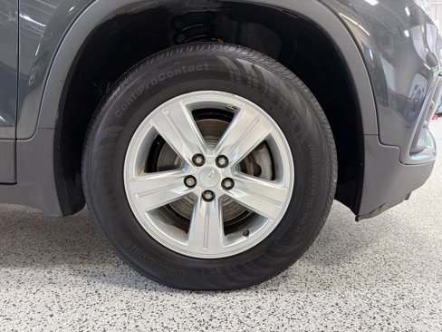Used 2019 Chevrolet Trax LT w/ LT Convenience Package image 17