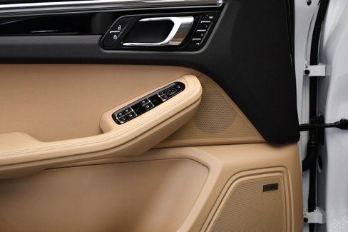Used 2025 Porsche Macan image 35