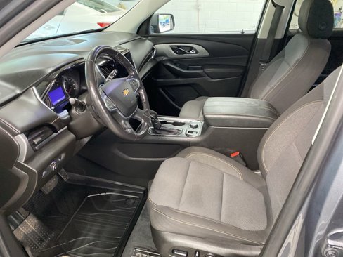 Used 2021 Chevrolet Traverse LT image 36