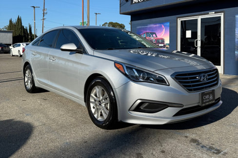 Used 2017 Hyundai Sonata SE image 3