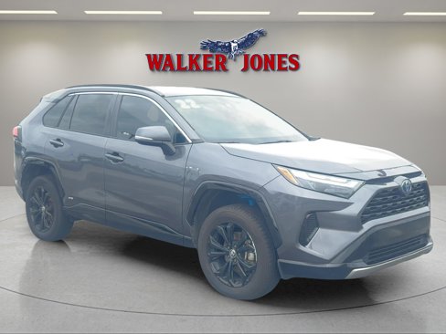Used 2022 Toyota RAV4 SE w/ SE Grade Weather Package image 1