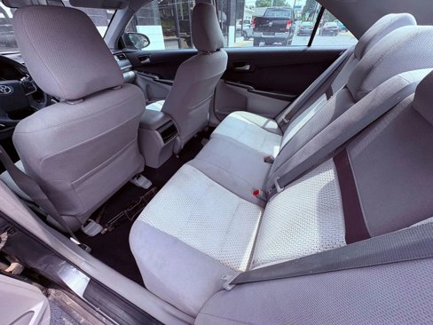 Used 2013 Toyota Camry L image 14