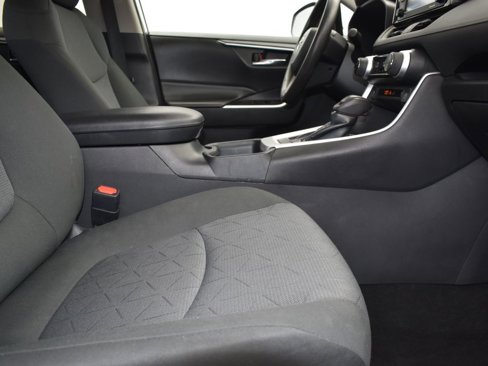Used 2022 Toyota RAV4 XLE image 25