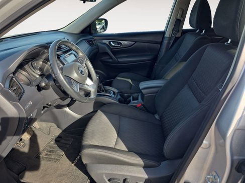 Used 2020 Nissan Rogue SV image 9