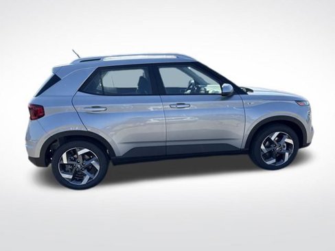 New 2025 Hyundai Venue SEL image 6
