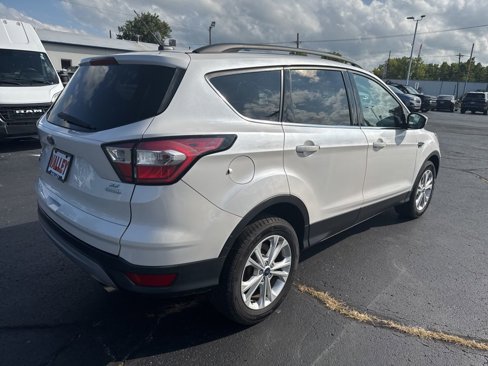 Used 2017 Ford Escape SE w/ Equipment Group 201A image 3