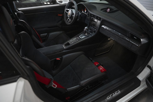 Used 2016 Porsche 911 GT3 RS image 22