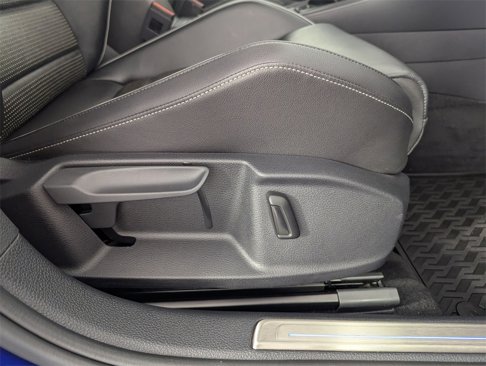 Used 2018 Volkswagen Golf R 4-Door image 37