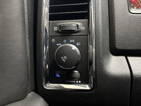 Used 2014 RAM 1500 Laramie Longhorn image 43