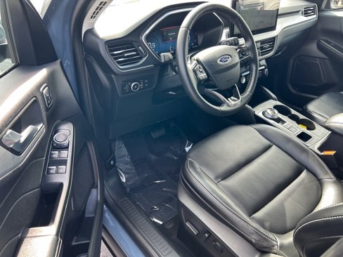 Used 2023 Ford Escape Platinum image 6