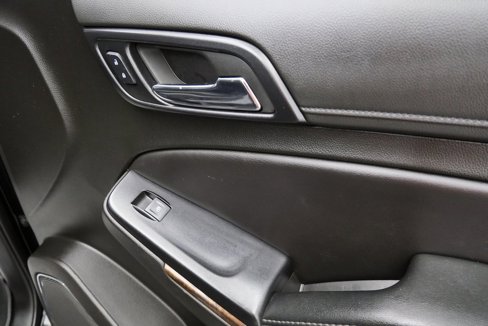 Used 2019 Chevrolet Suburban LT image 18