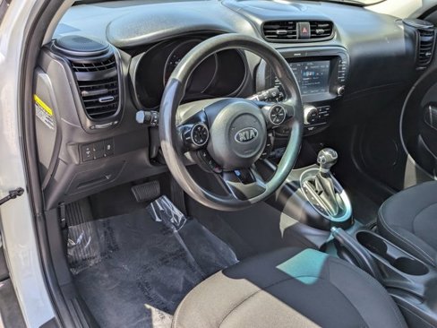 Used 2019 Kia Soul + image 17
